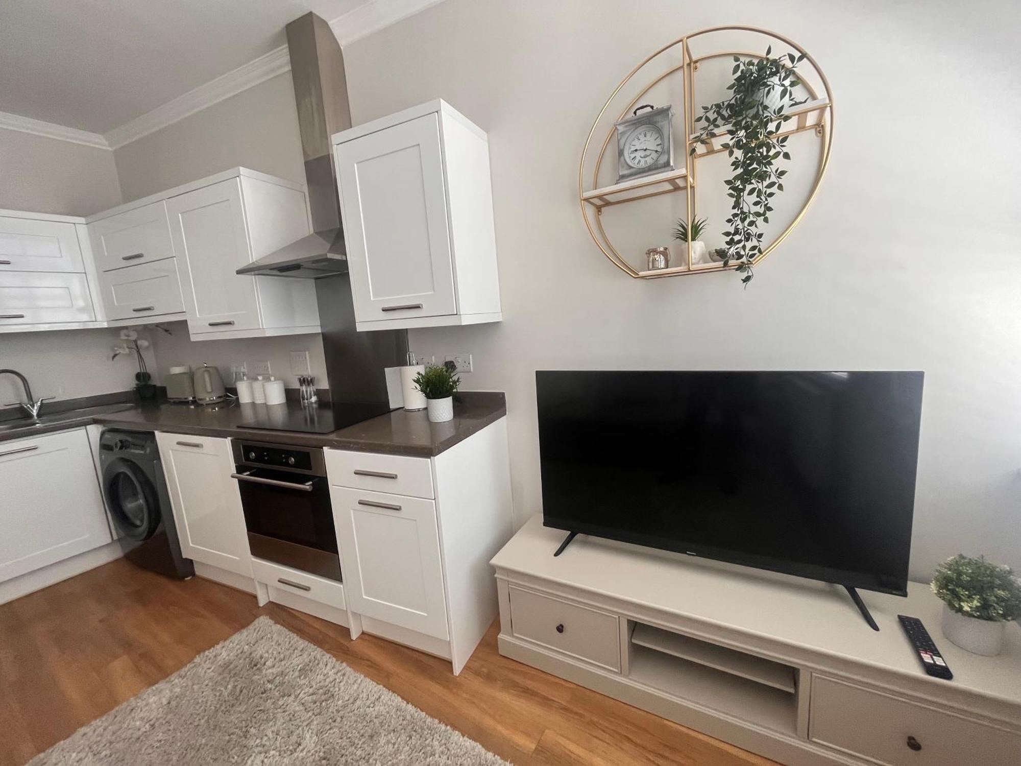 Central Private 1 Bed Flat Рединг Екстериор снимка