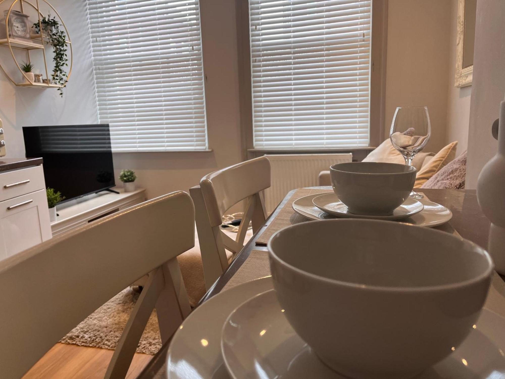 Central Private 1 Bed Flat Рединг Екстериор снимка